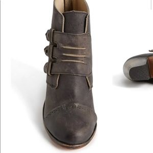 Freebird dark brown Malbec  booties euc 8 euc